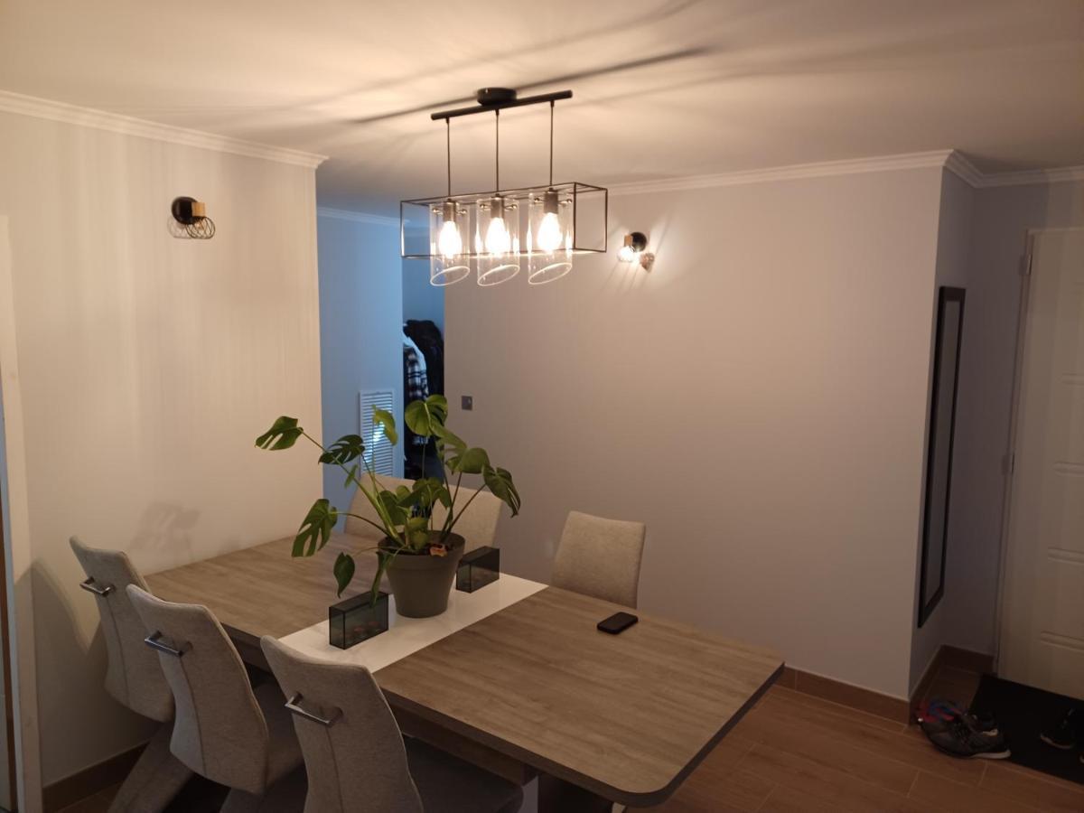 Chambre Privee/Climatisee+Tv /Petit Dejeuner Inclu/Tout Confort 讷韦尔 外观 照片